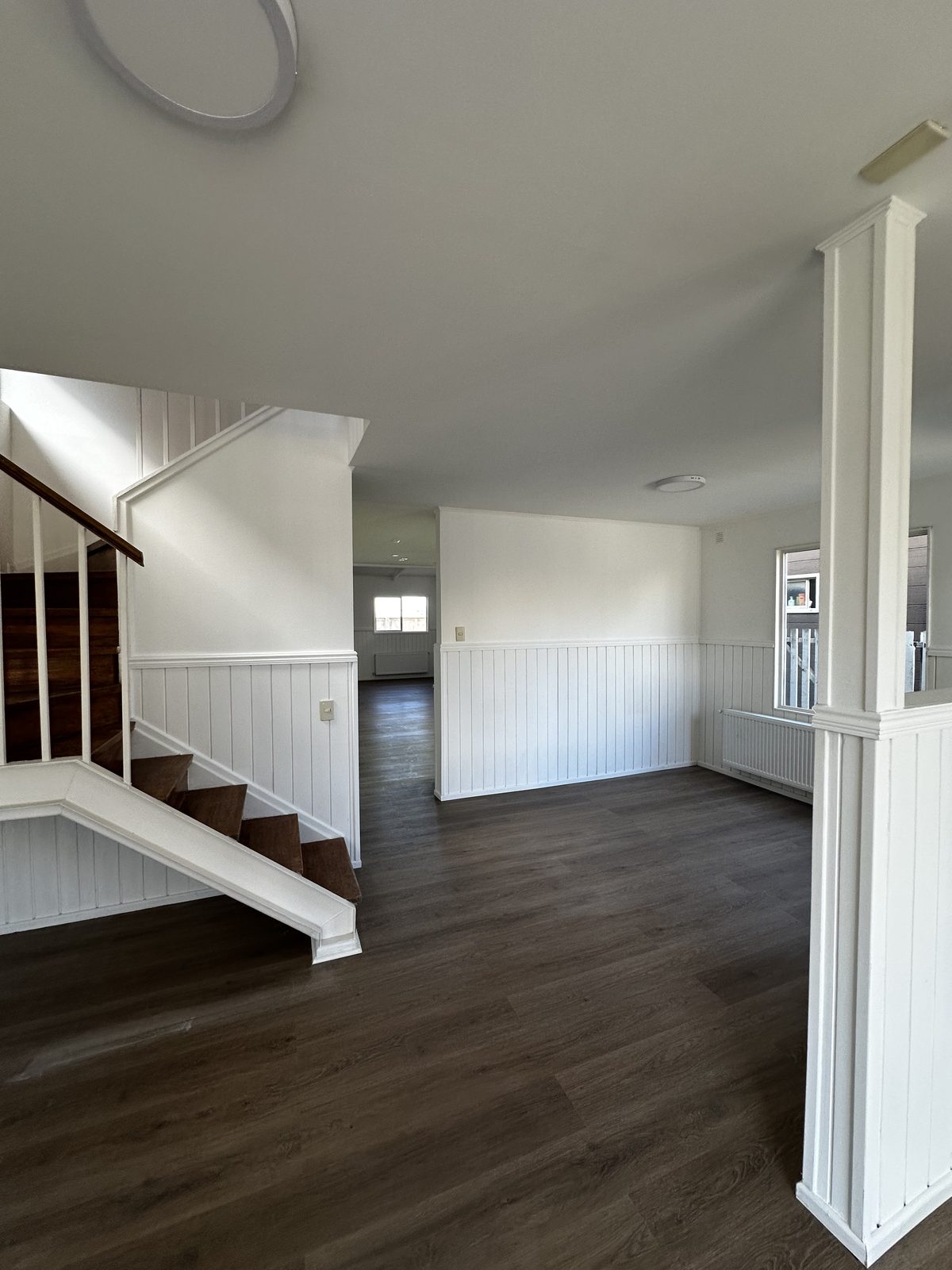 Hall con escalera